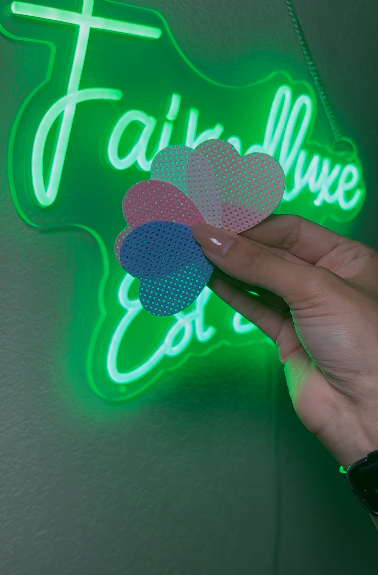 Heart glue wipes